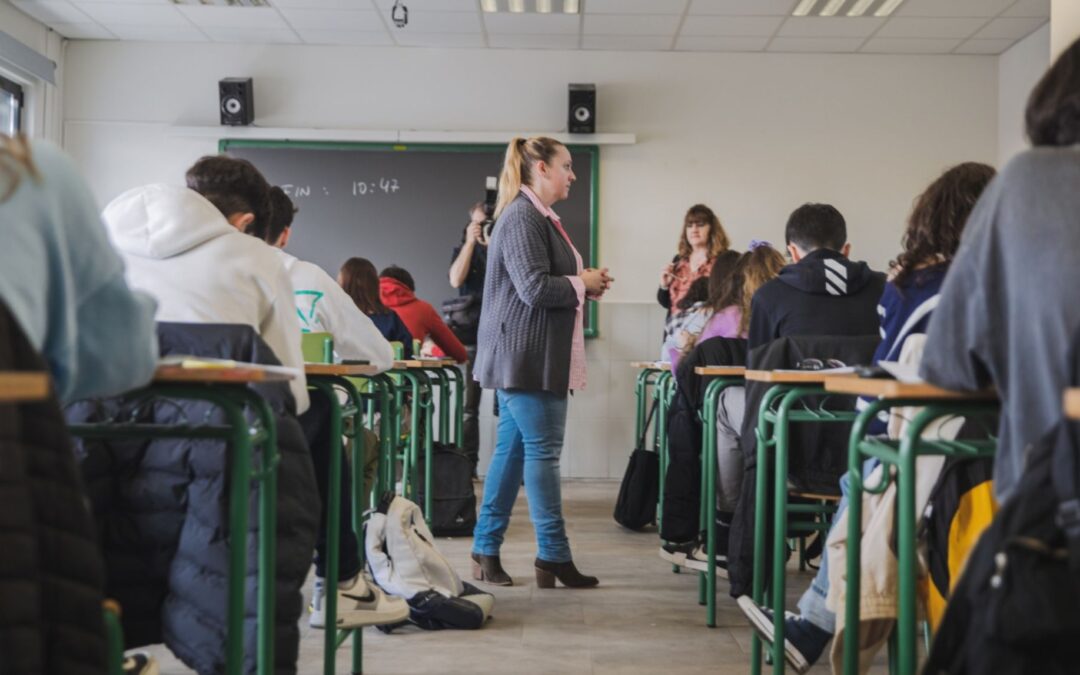Educación presenta a los sindicatos una batería de propuestas para reducir las ratios y optimizar la atención al alumnado