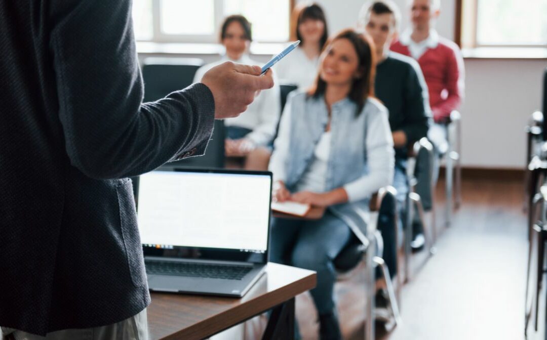 Combatir la escasez de capacidades el Consejo adopta una Recomendación sobre el capital humano