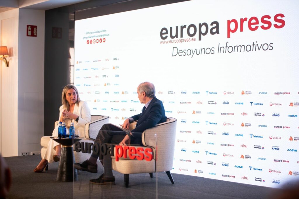 Educación obligará a la FP a distancia a incluir horas presenciales, con especial exigencia en sanidad y titulaciones que requieren carné profesional